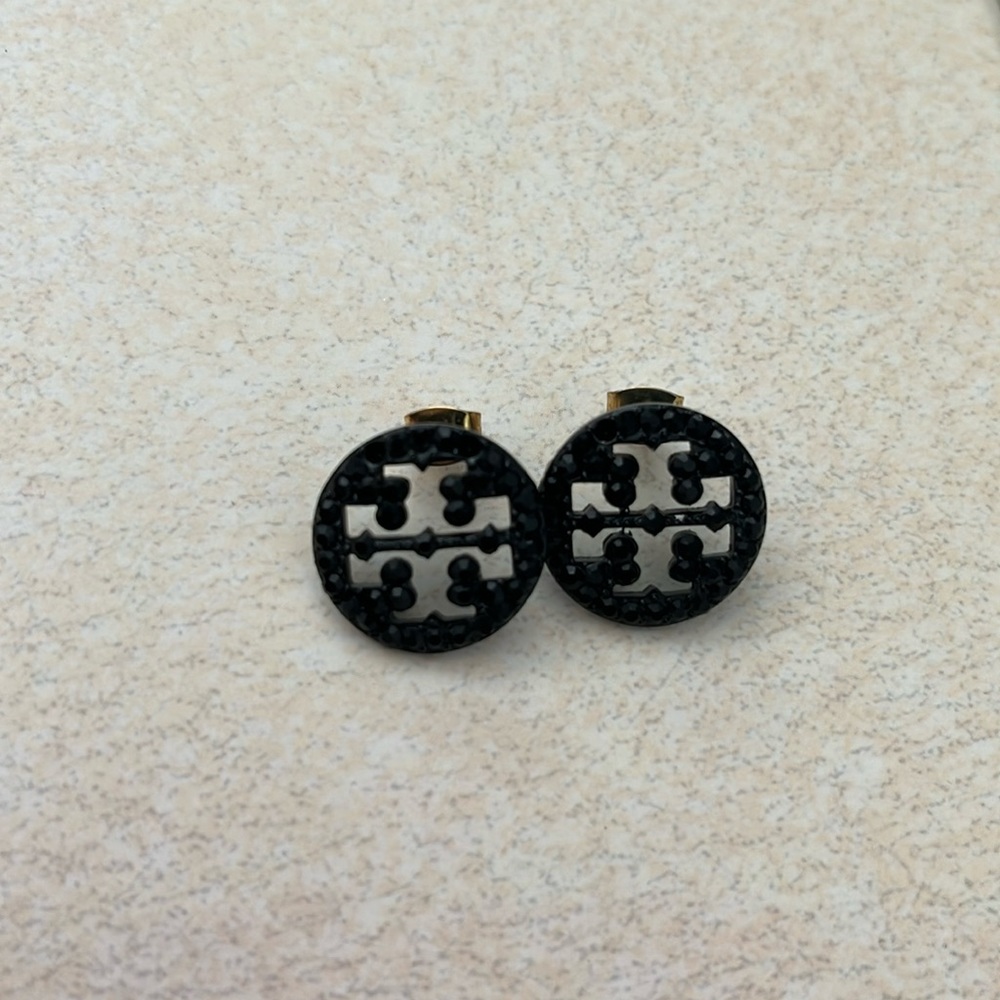 Women’s earrings